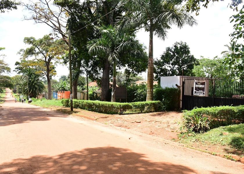  Jinja Exterior Detail