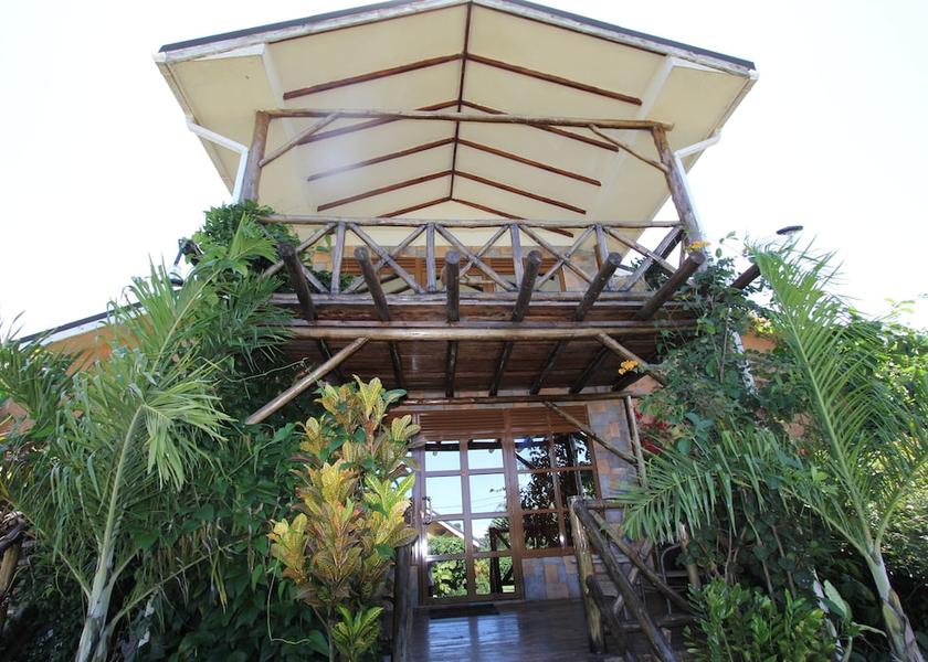  Entebbe Exterior Detail