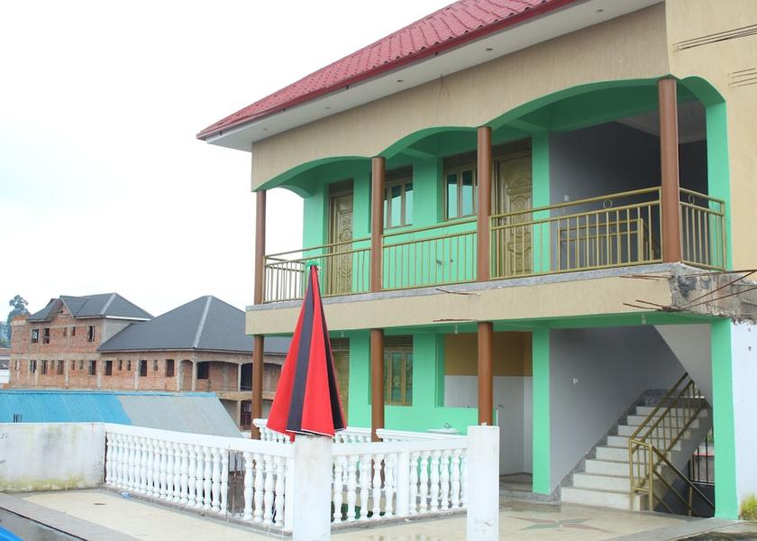  Kisoro Exterior Detail