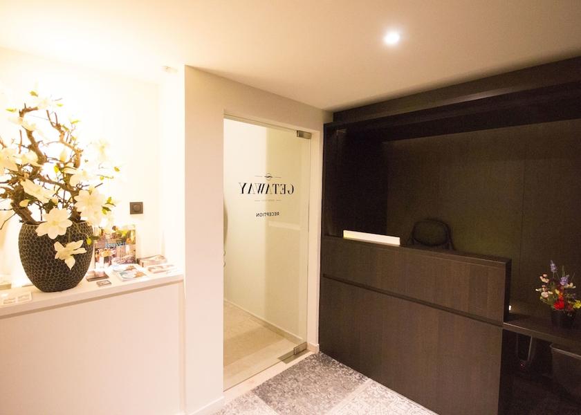 Check-in Check-out Kiosk