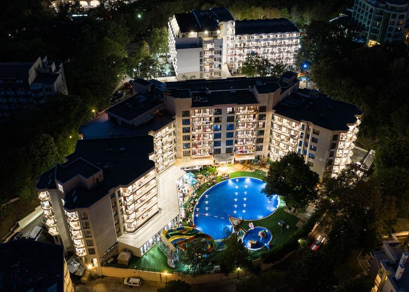 Varna Province Golden Sands Front of property - evening/night
