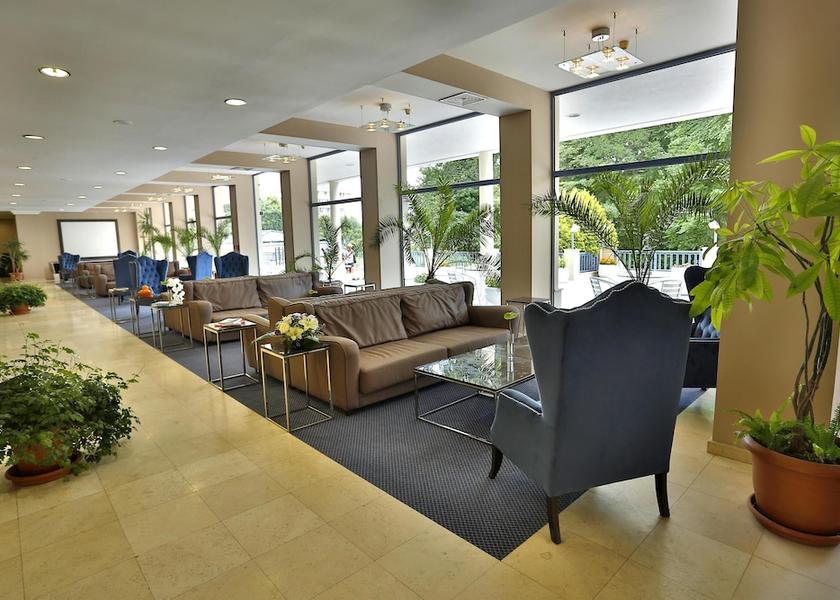  Golden Sands Lobby