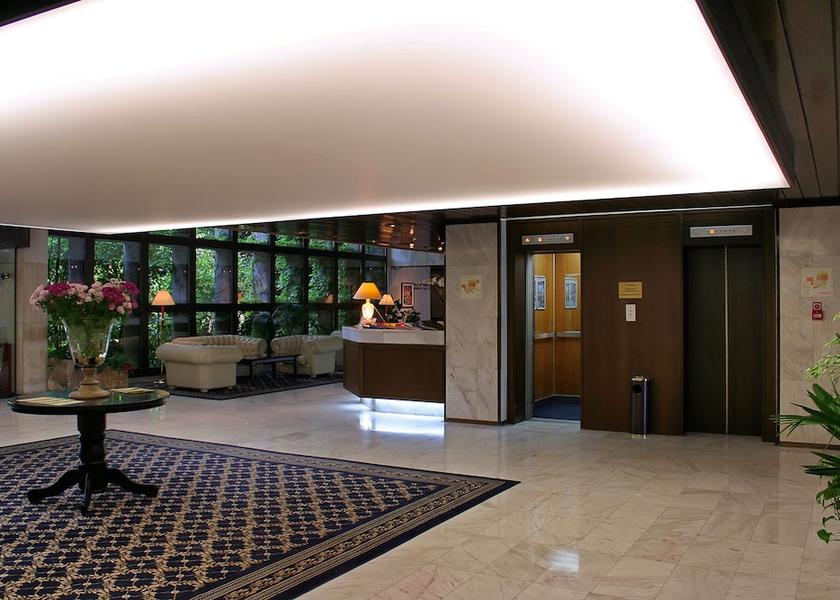  Golden Sands Interior Entrance
