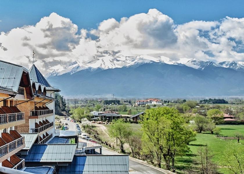  Razlog Exterior Detail