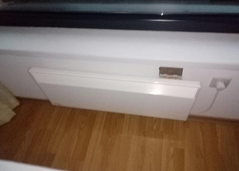  Razlog Interior Entrance