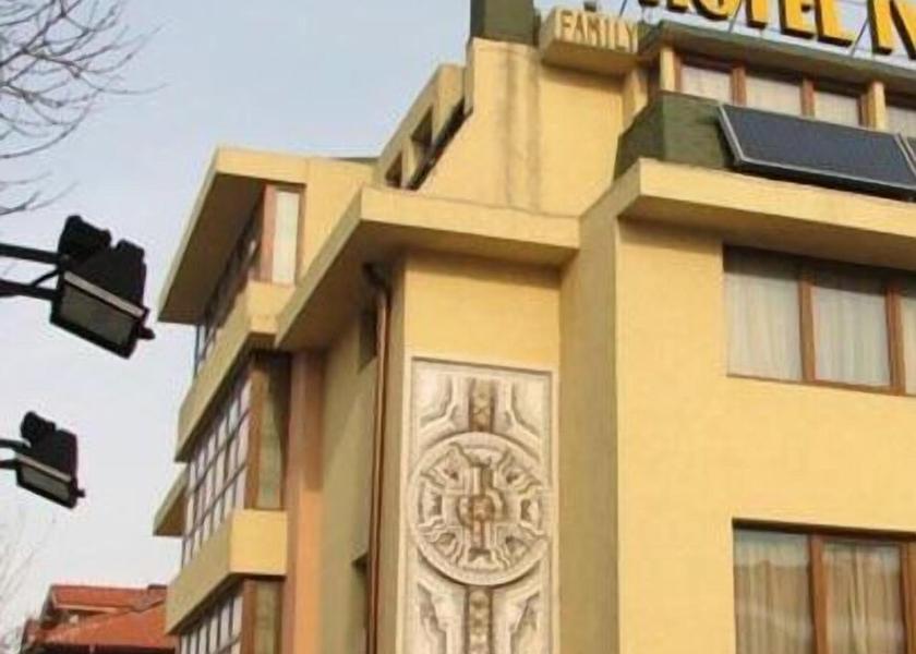  Bansko Exterior Detail