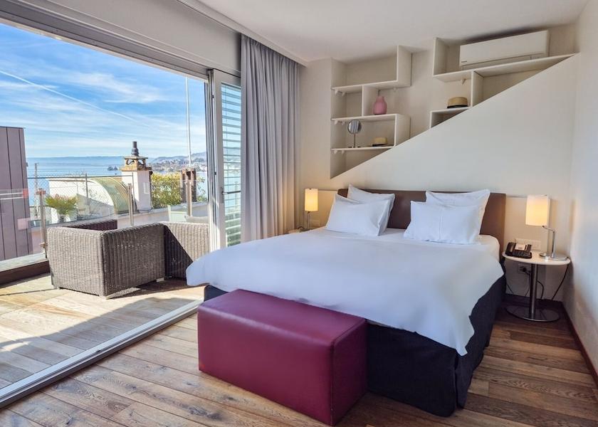 Canton of Vaud Montreux Room