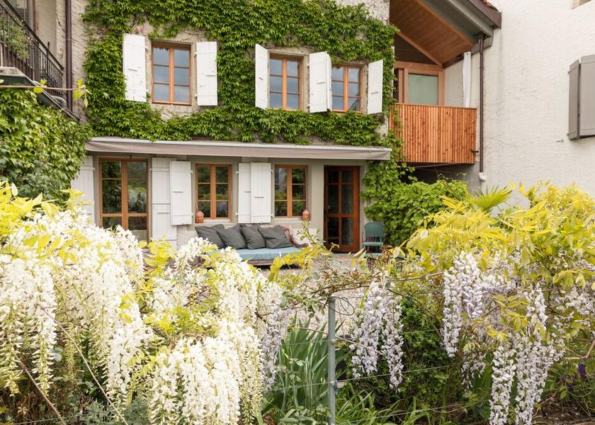 Canton of Geneva Le Grand-Saconnex Exterior Detail