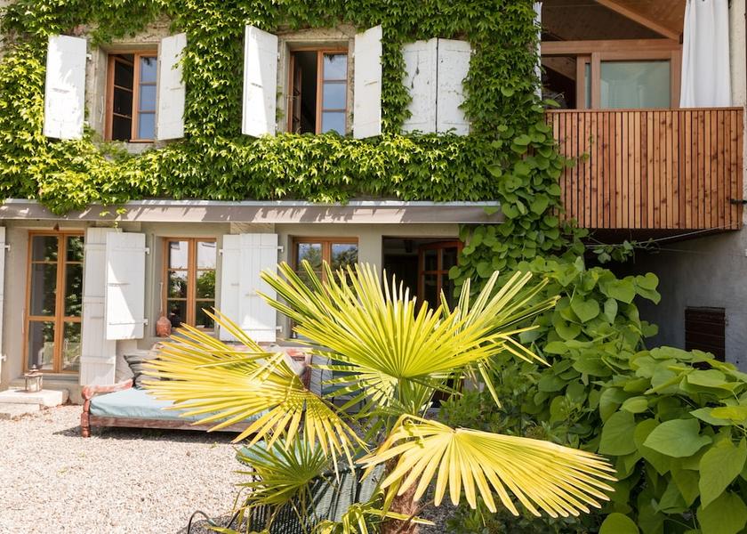 Canton of Geneva Le Grand-Saconnex Exterior Detail