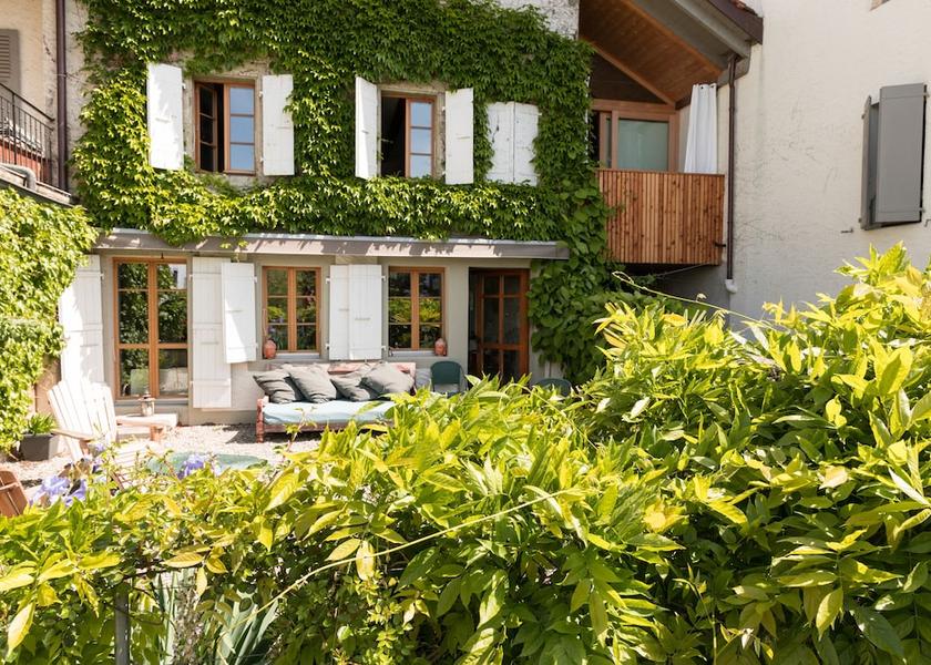 Canton of Geneva Le Grand-Saconnex Exterior Detail