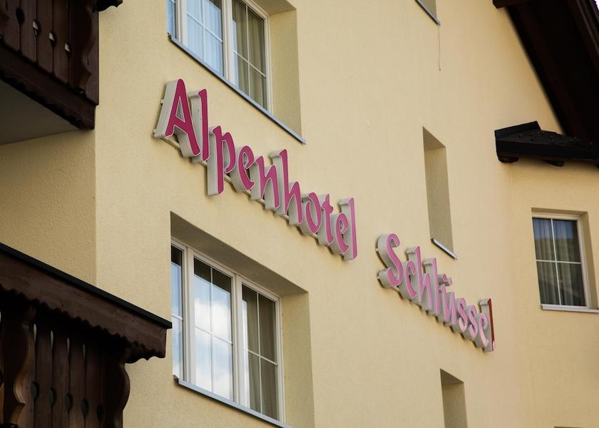 Uri Andermatt Facade