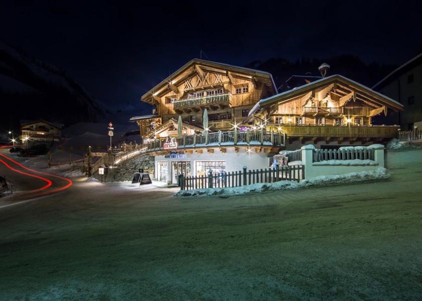 Graubuenden Samnaun Facade