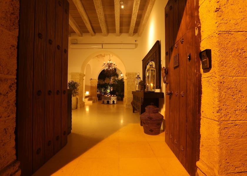 Bolívar Cartagena Interior Entrance