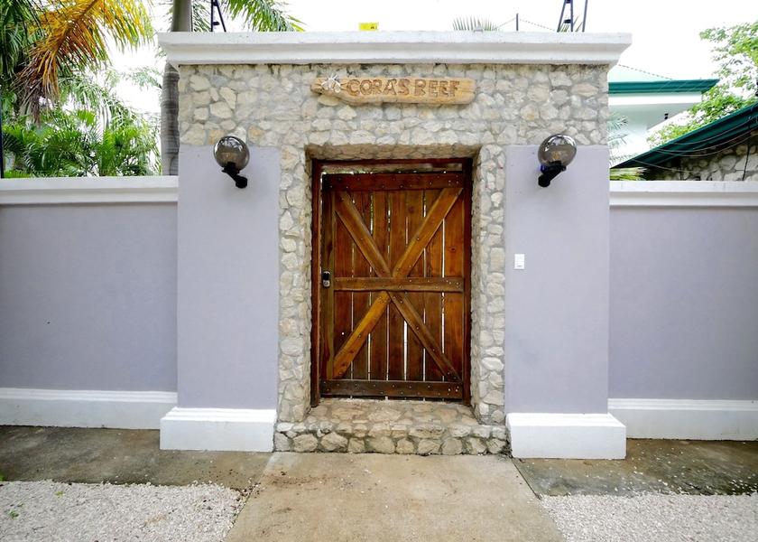 Guanacaste Tamarindo Entrance