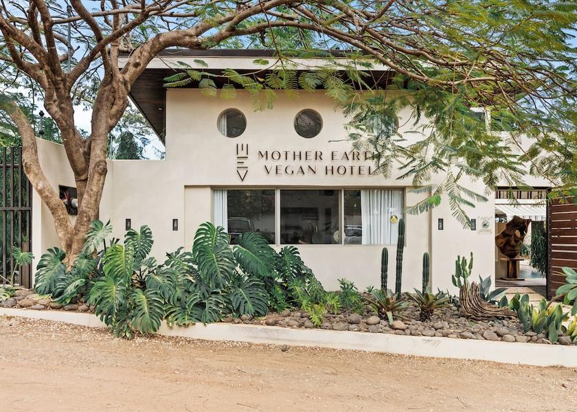 Guanacaste Tamarindo Facade