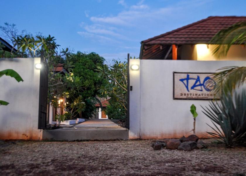 Guanacaste Tamarindo Facade