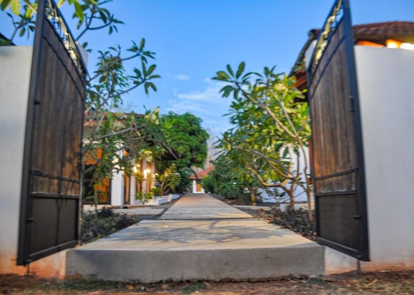 Guanacaste Tamarindo Facade