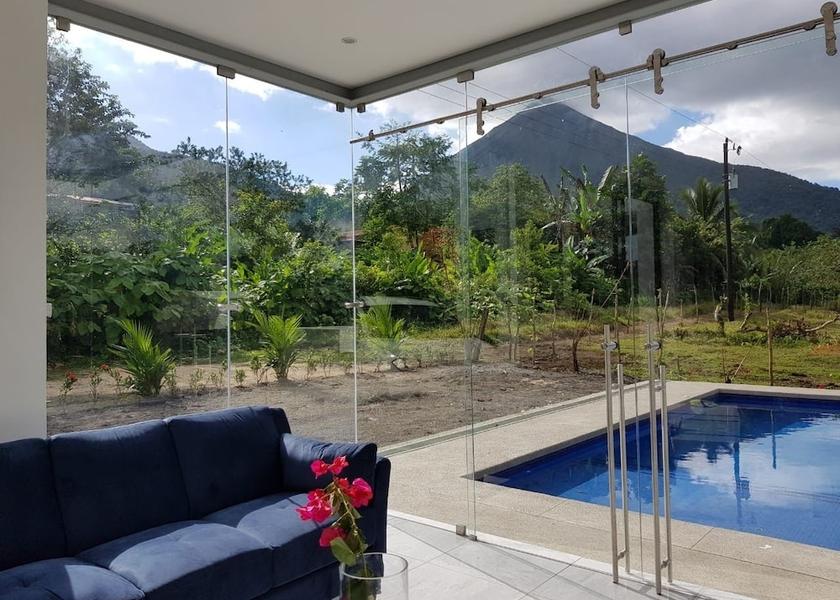 Alajuela La Fortuna Interior Entrance