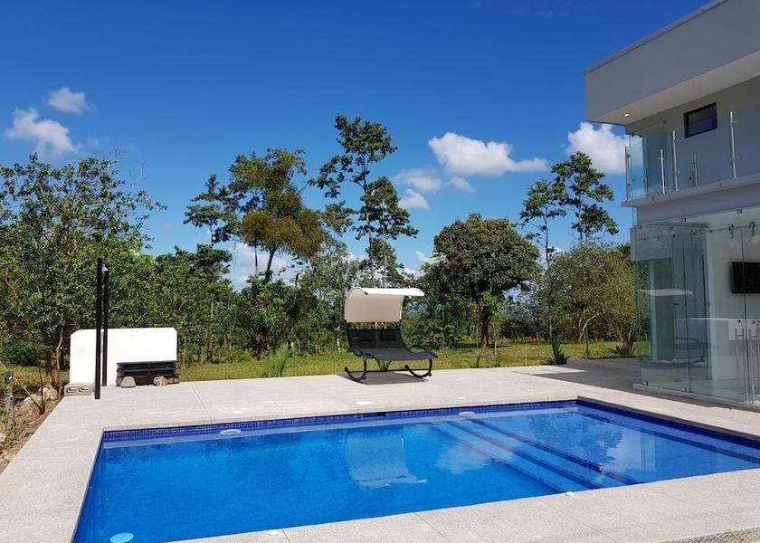 Alajuela La Fortuna Facade