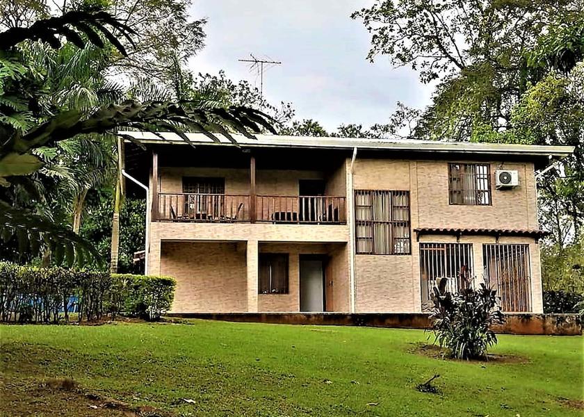 Puntarenas Naranjito Facade