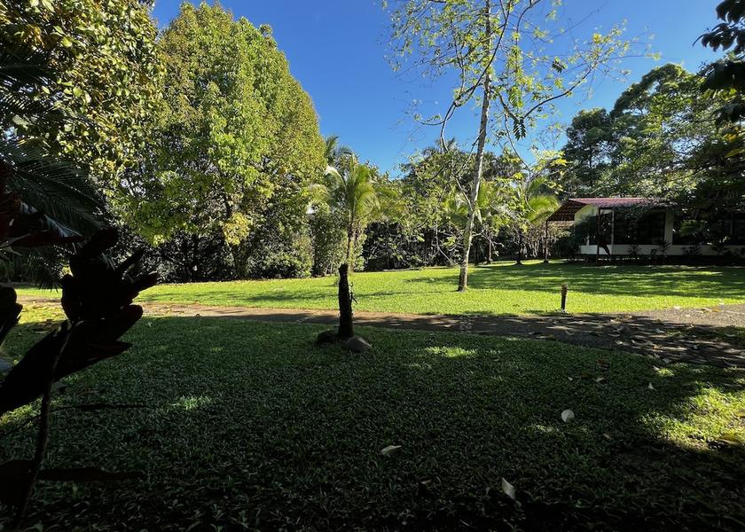 Puntarenas Naranjito Exterior Detail