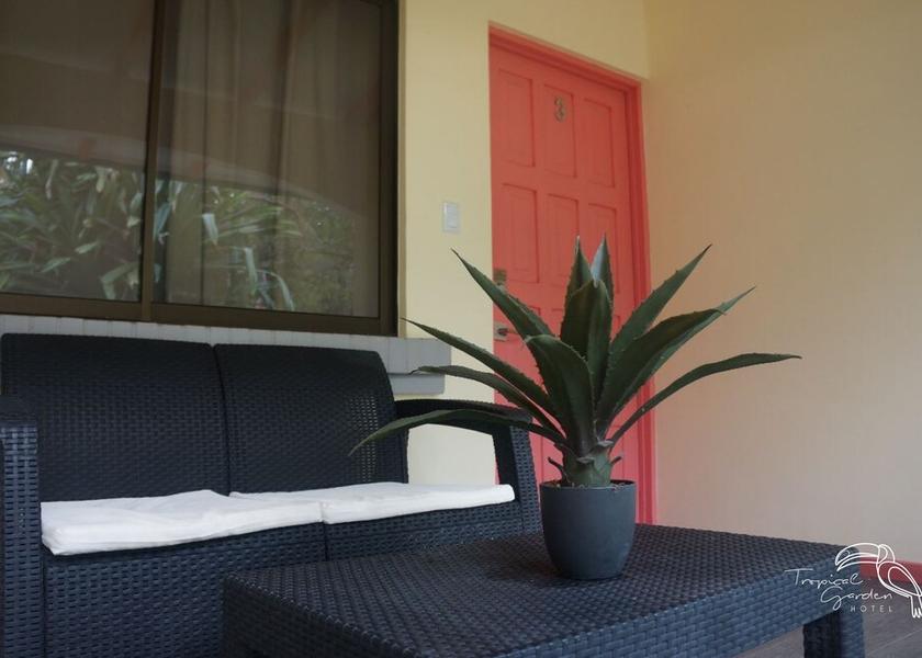 Puntarenas Jaco Facade