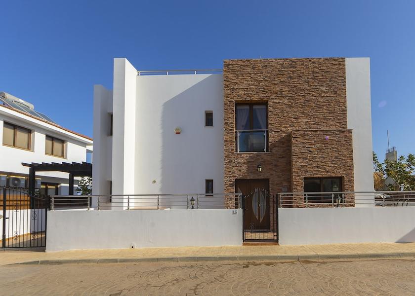 Famagusta Paralimni Entrance