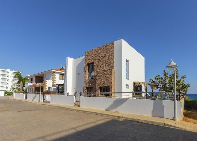 Famagusta Paralimni Exterior Detail