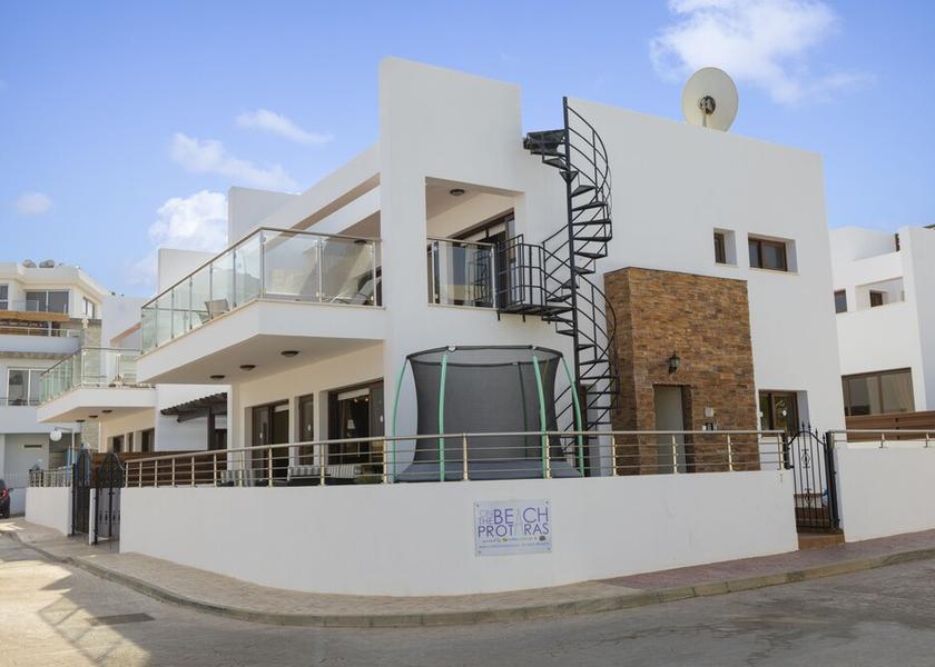 Famagusta Paralimni Exterior Detail