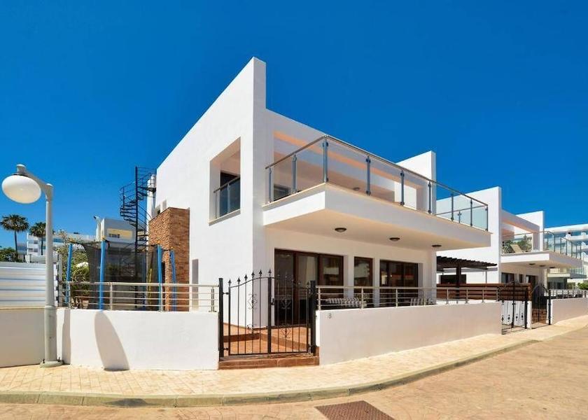 Famagusta Paralimni Exterior Detail