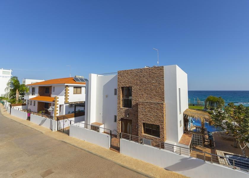 Famagusta Paralimni Exterior Detail