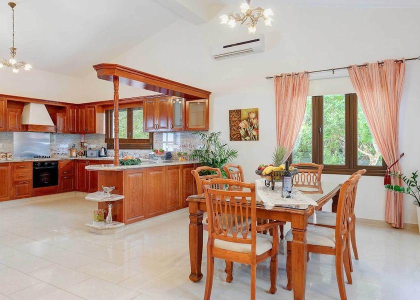  Neo Chorio Interior Entrance