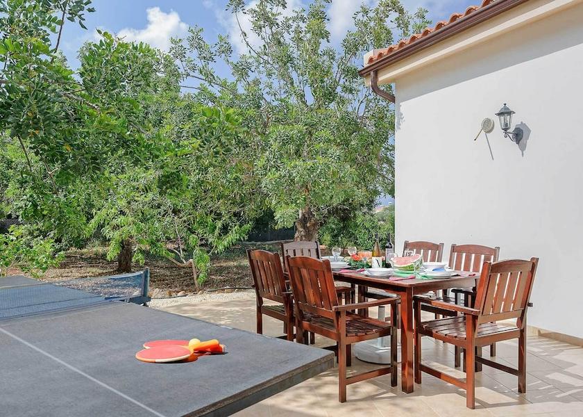  Neo Chorio Interior Entrance