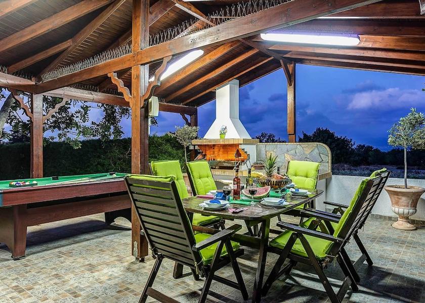  Neo Chorio Exterior Detail