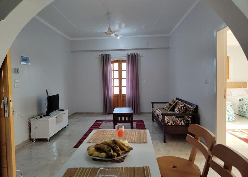  Luxor Interior Entrance