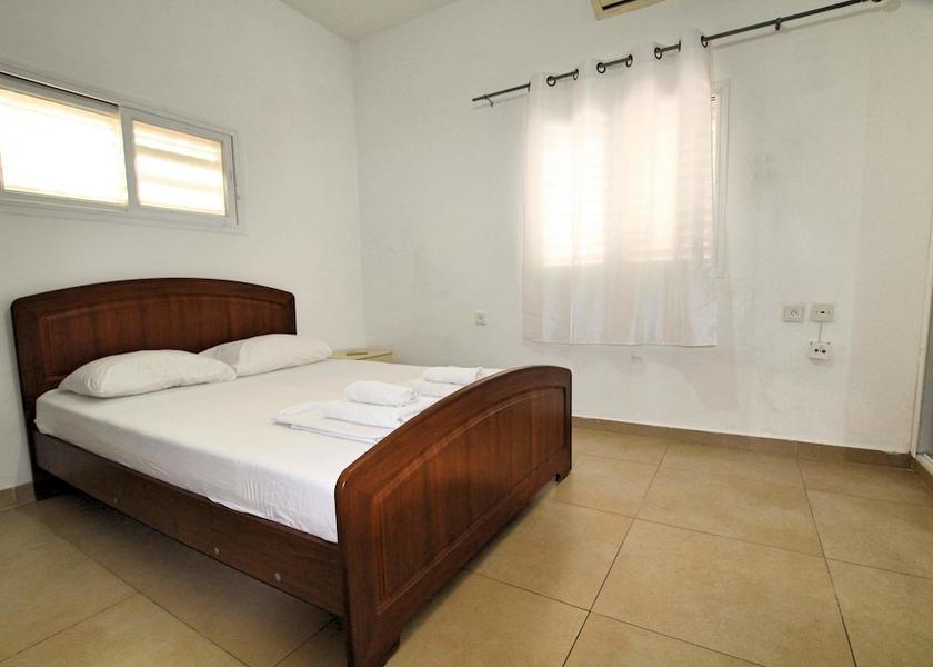  Bat Yam Room