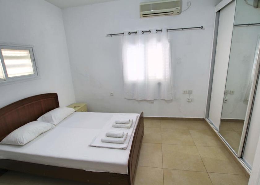  Bat Yam Room