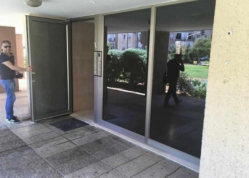  Bat Yam Interior Entrance