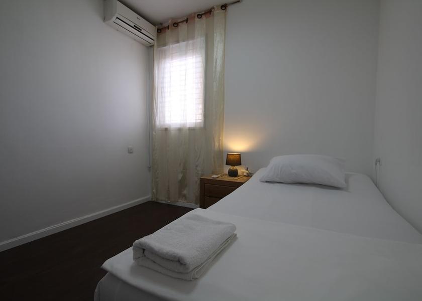  Bat Yam Room
