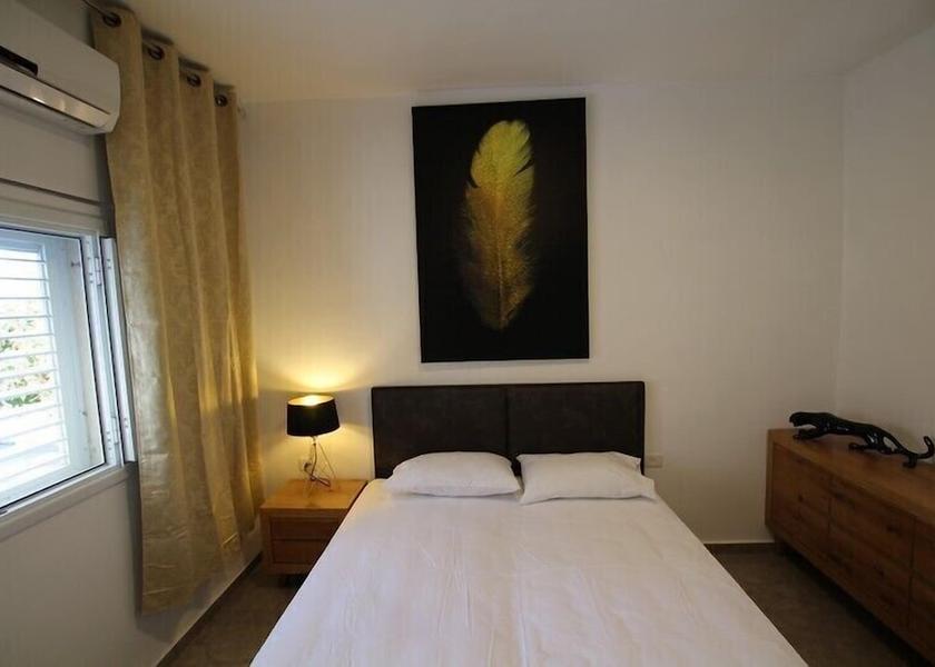  Bat Yam Room