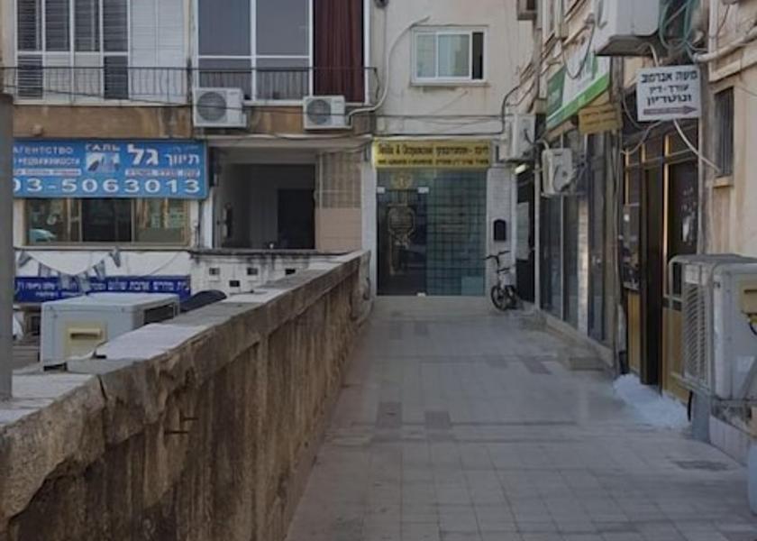  Bat Yam Exterior Detail