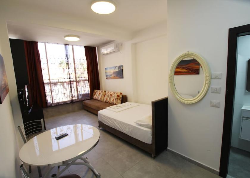  Bat Yam Room