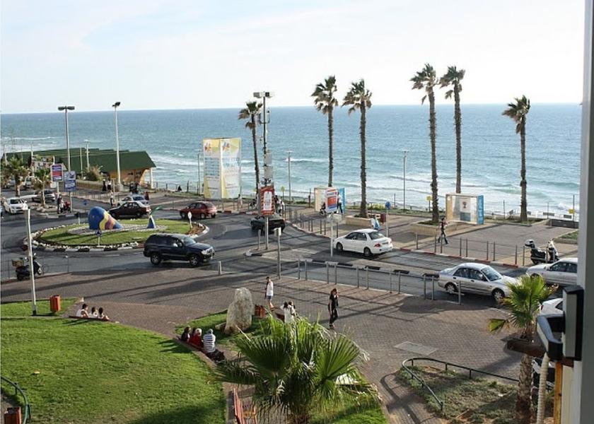  Bat Yam Exterior Detail