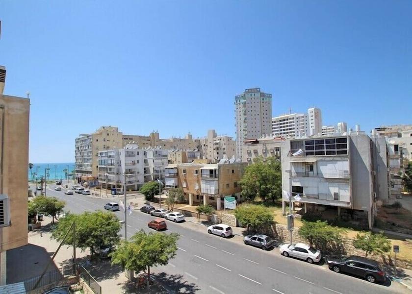  Bat Yam Exterior Detail