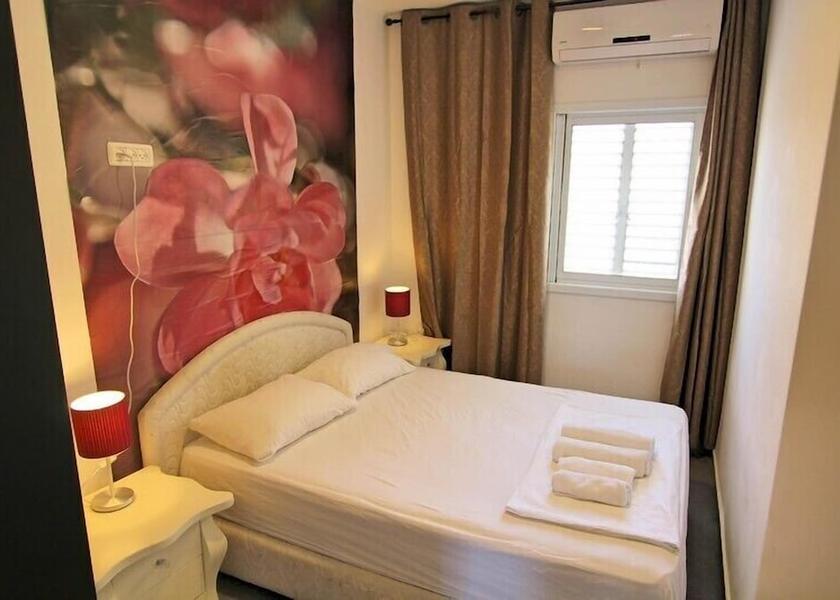  Bat Yam Room