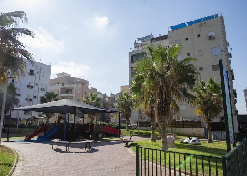 Bat Yam Primary image