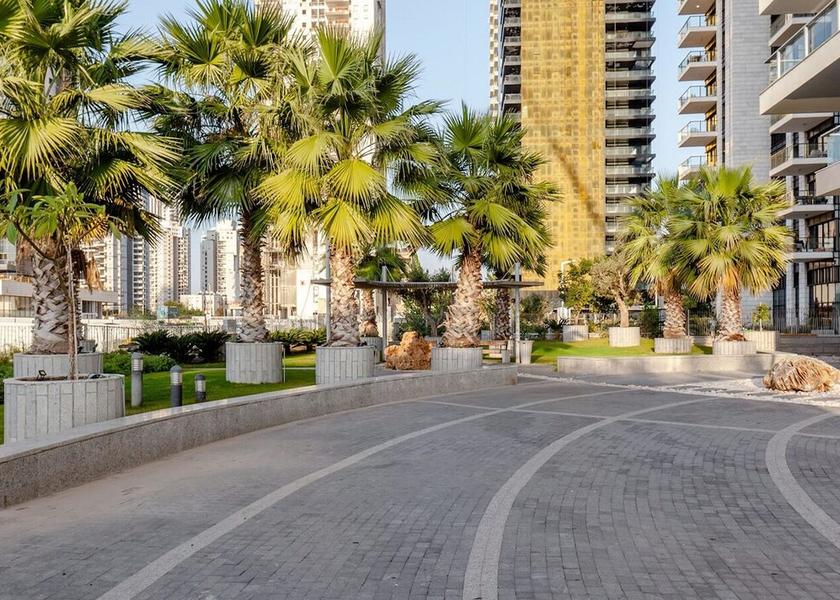  Bat Yam Exterior Detail