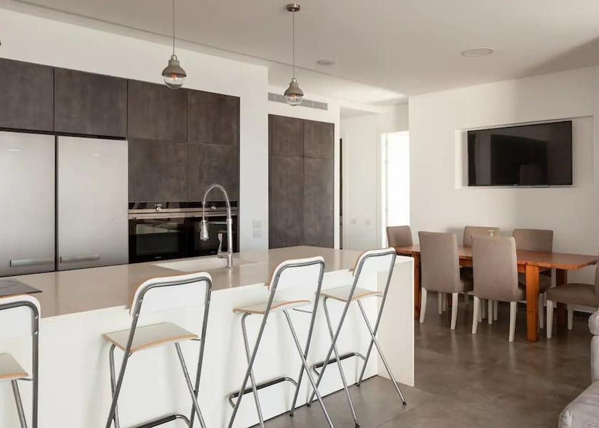  Bat Yam Interior Entrance