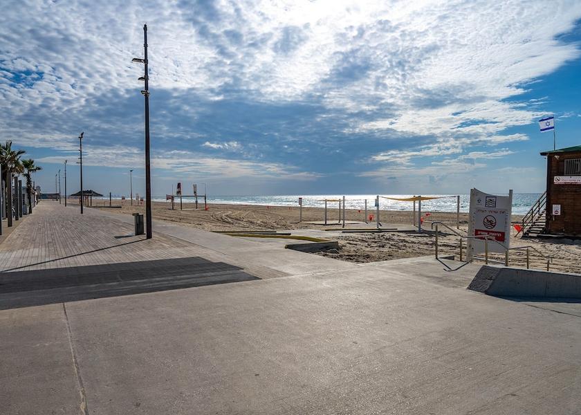  Bat Yam Beach