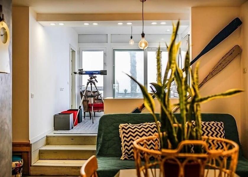  Netanya Interior Entrance